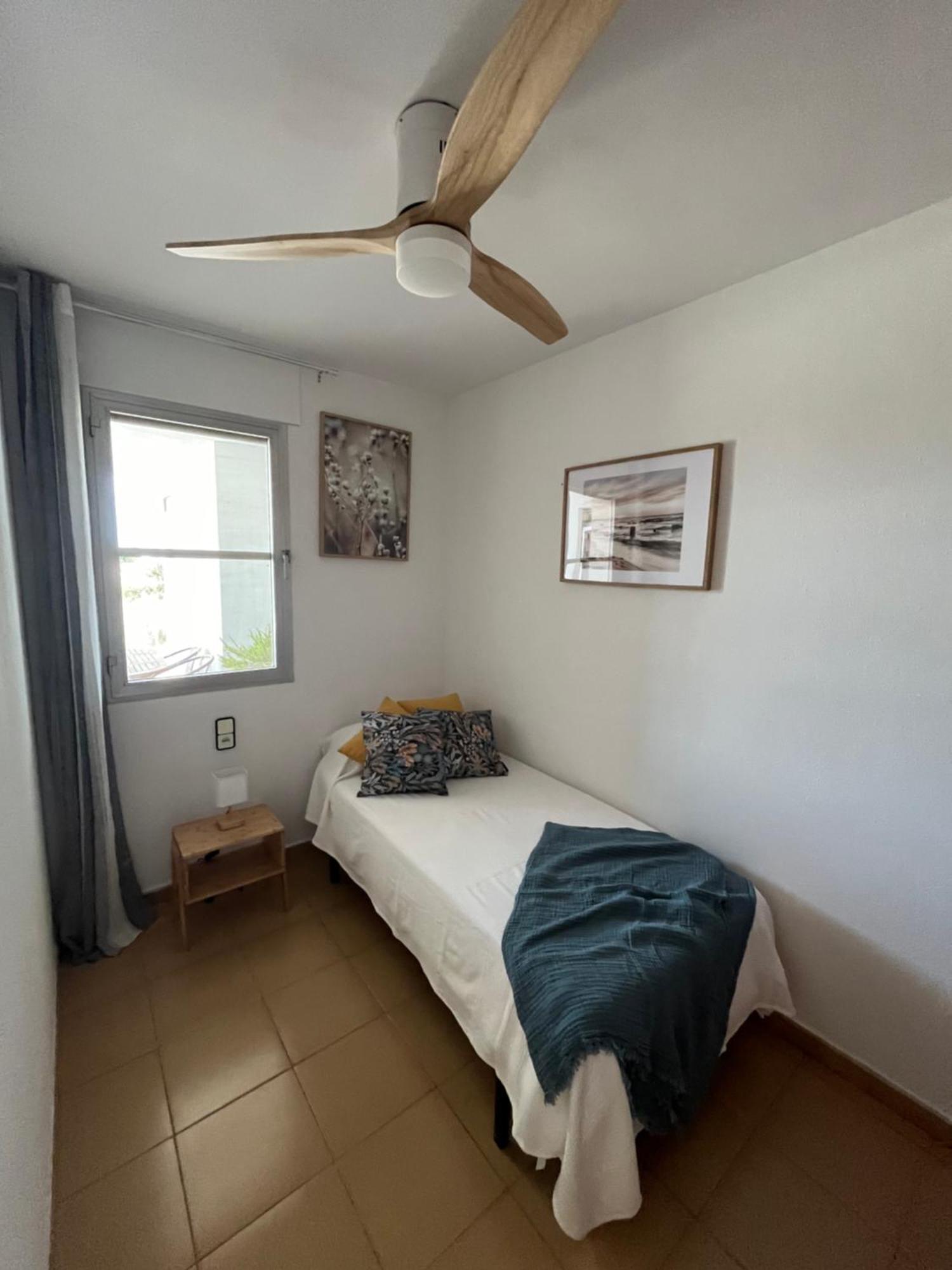 Moderno Apartamento Vacacional Deltebre Esterno foto